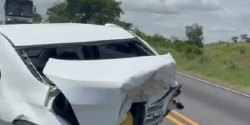 Colisão traseira na BR-230, entre São Gonçalo e Marizópolis, deixa rastro de destruição