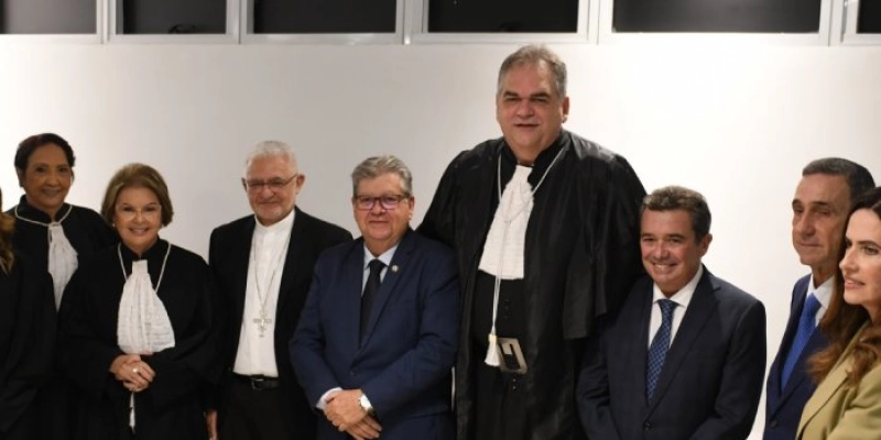 João Azevêdo prestigia posse da nova Mesa Diretora do TJPB e destaca independência e harmonia entre os poderes no desenvolvimento da Paraíba