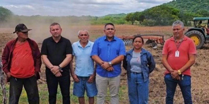 João Neto acompanha de perto o avanço do Programa Preparo do Solo benefício para os agricultores de Aparecida