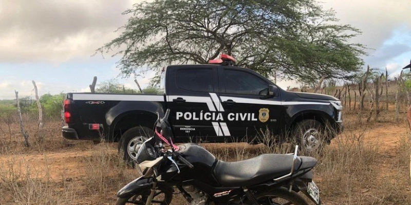Polícia Civil prende assaltante, recupera duas motos roubadas e entrega veículos às vítimas