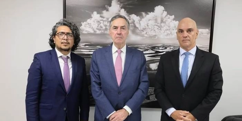 Moraes explica bloqueio do X e de perfis ao relator da OEA