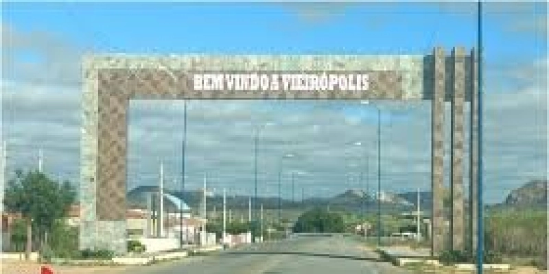 Thially Aristóteles reforça compromisso e antecipa salários em Vieirópolis