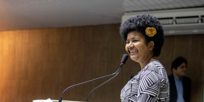 Jô Oliveira denuncia atrasos salariais e convoca Secretário de Saúde para prestar explicações na Câmara de Vereadores