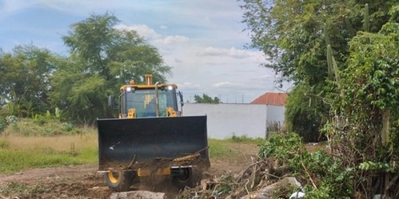 Em Sousa, SEINFRA intensifica ações e chega ao bairro Jardim Brasília para o trabalho de limpeza
