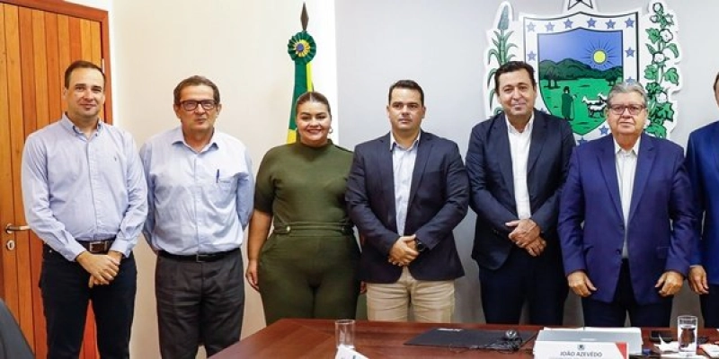 João Azevêdo recebe diretoria da Energisa e empresa apresenta plano de investimentos na Paraíba para 2025 