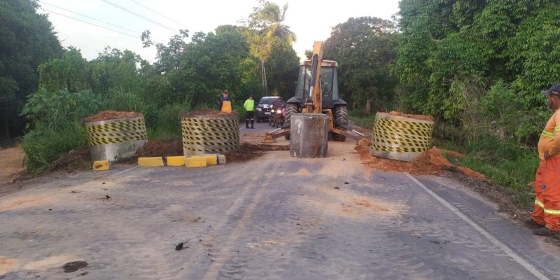 Ponte entre Alhandra e Caaporã é totalmente interditada e tráfego é feito por rotas alternativas 