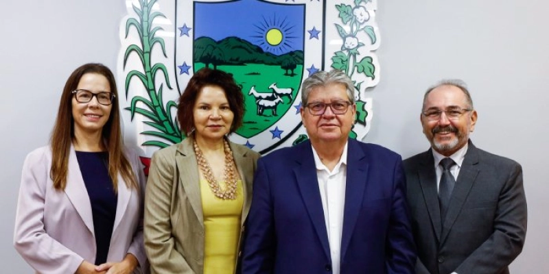 João Azevêdo recebe visita da presidente do TRT-PB e destaca importância da harmonia institucional no desenvolvimento da Paraíba