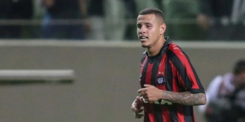 Botafogo-PB anuncia lateral Sidcley como reforço para reta final do Paraibano