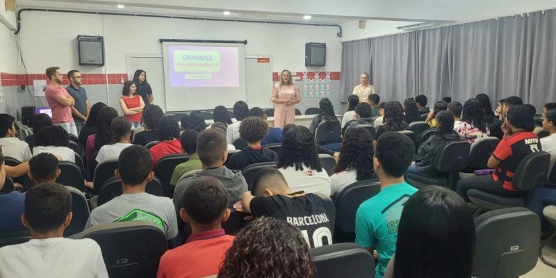 Secretaria de Saúde realiza atividades de conscientização sobre gravidez na adolescência