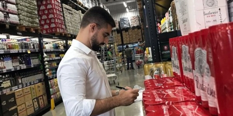 Procon divulga pesquisa de preços de itens consumidos durante o carnaval, em Sousa