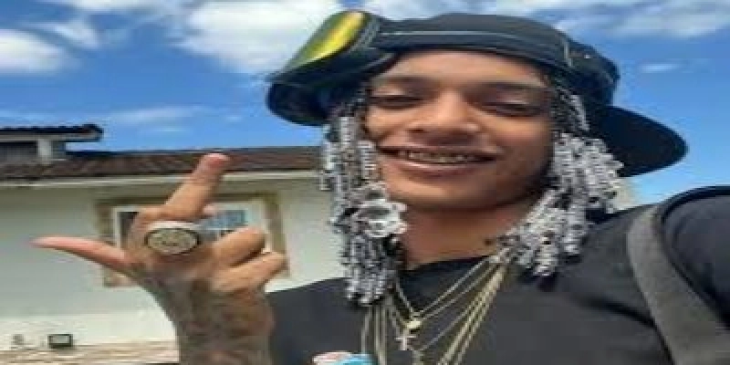 Polícia faz operação na casa do rapper Oruam e prende foragido da Justiça