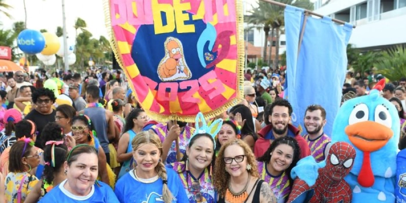Primeira-dama do Estado prestigia desfile do Bloco Portadores da Folia e reafirma compromisso do Governo com a inclusão