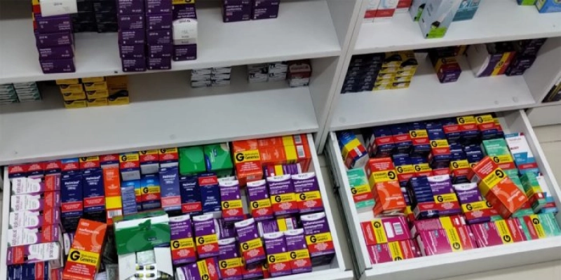 Agevisa apreende mais de 200 caixas de medicamentos controlados sem escrituração em farmácia de Esperança