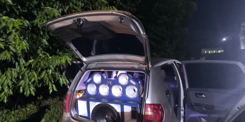 Polícia apreende som automotivo e multa proprietário por poluição sonora