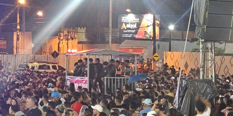 Polícia militar promove a tranquilidade e a segurança na 1ª noite de carnaval na Praça do Povo em Catolé do Rocha