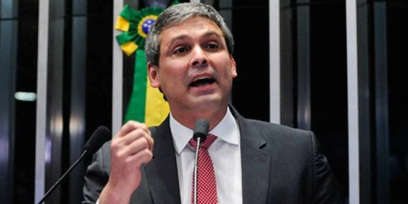 Lindbergh Farias mira Michelle Bolsonaro com megaofensiva para blindar Janja de críticas