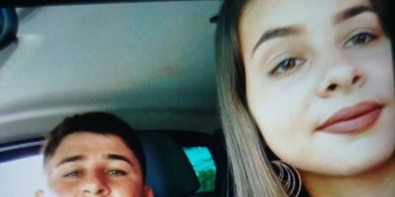 Casal de jovens morre em acidente entre carro e moto, na Paraíba