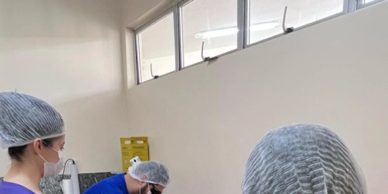 Complexo Clementino Fraga utiliza laserterapia para tratamento de lesões de pele