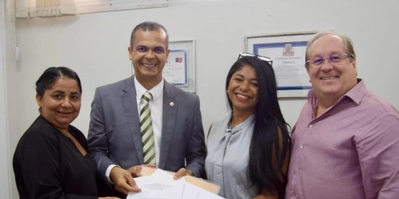 Jutay Meneses reafirma compromisso com a pesca artesanal em Itatuba