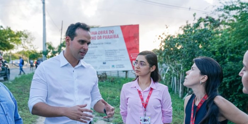 Lucas Ribeiro visita áreas onde serão construídas a Policlínica Estadual e novo restaurante popular de Campina Grande