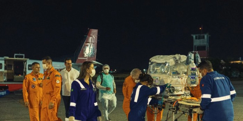 Lucas acompanha chegada de UTI aérea e destaca a importância do serviço para salvar vidas na Paraíba