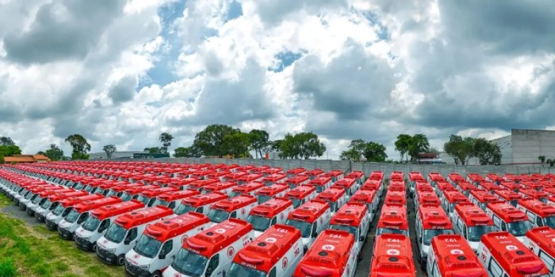 Lula entrega 789 novas ambulâncias para a frota do Samu
