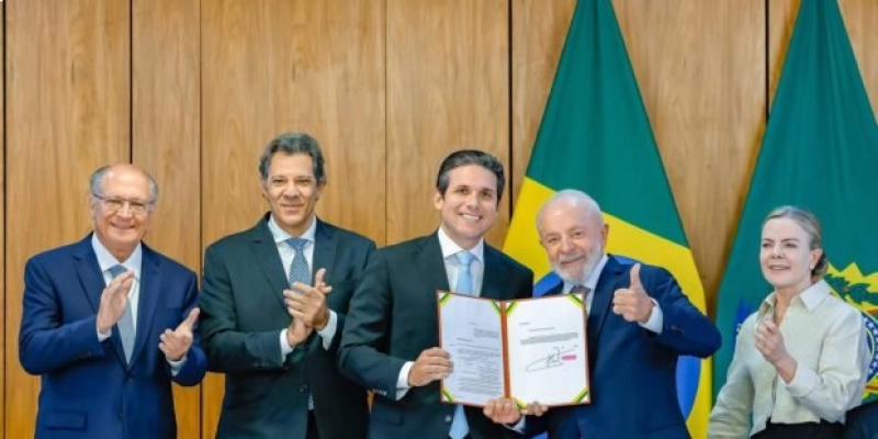 Lula entrega projeto de isenção de IR para quem ganha até R$ 5 mil