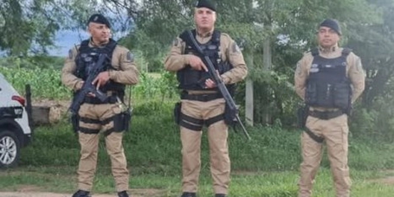 Policiais Militares realizam abordagens preventivas na divisa que liga Santa Cruz à Alexandria