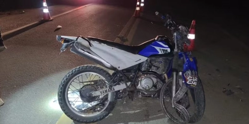 Colisão entre caminhão e moto deixa duas mulheres mortas na Paraíba