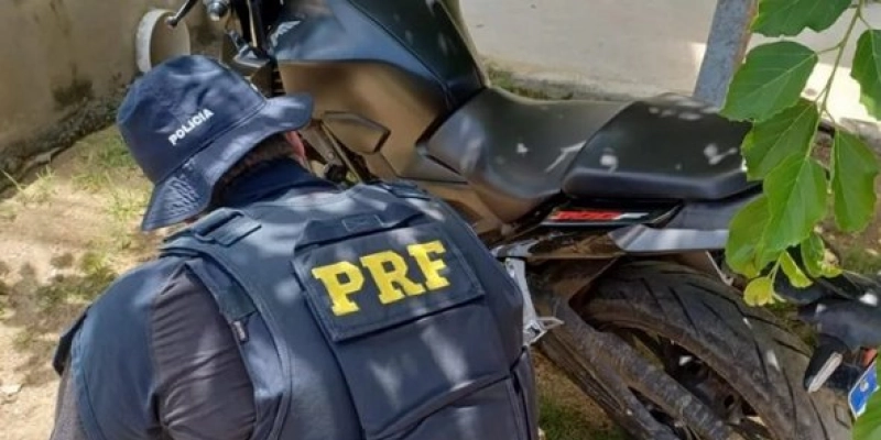 PRF encontra motocicleta adulterada em Pombal e realiza apreensão