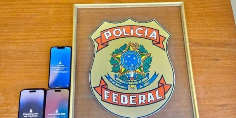 PF prende em flagrante homem que vendia celulares roubados pelos Correios