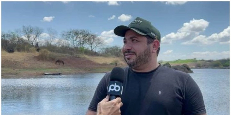 Oposição questiona uso de máquina pública em demolição de praça e fazenda do prefeito em Marizópolis