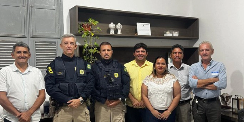PRF em reunião com Prefeitura de Itaporanga planejam ações para fortalecimento da segurança viária