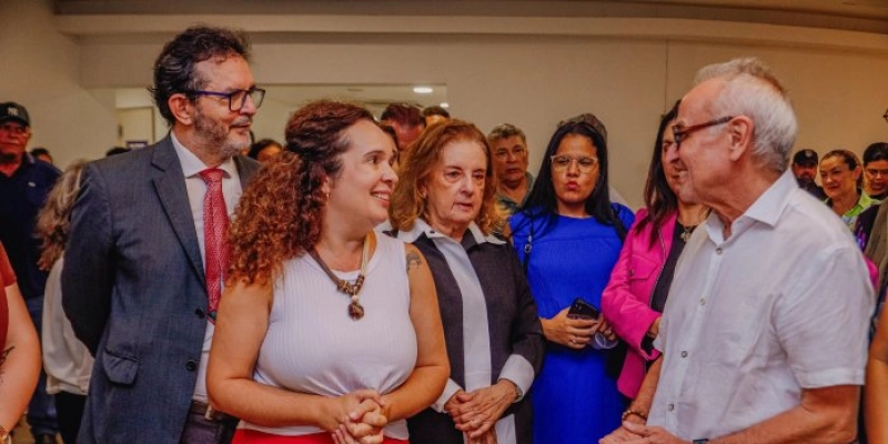Em JP, Prefeito prestigia exposição ‘Por Elas’ e reforça importância de fortalecer o enfrentamento à violência de gênero