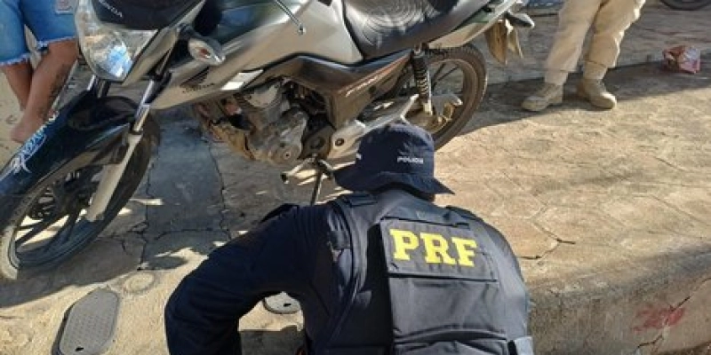 Moto furtada no estado do Ceará é recuperada pela PRF na cidade de Pombal