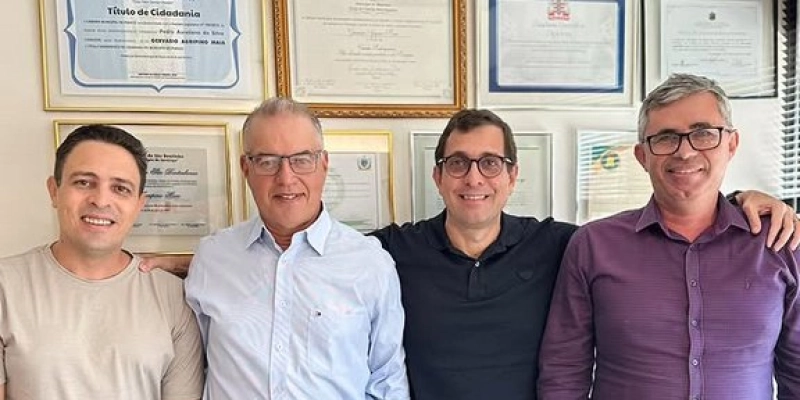 Gervásio Maia e prefeito Humberto dos Santos debatem melhorias para o município de Algodão de Jandaíra