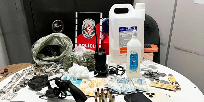 Polícia detêm três suspeitos por tráfico de drogas