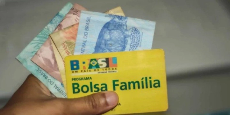 Governo Lula endurece regras do Bolsa Família e mira corte de R$ 7,7 bilhões em 2025