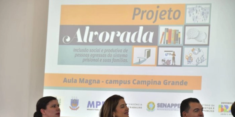 Aula magna marca abertura de curso profissionalizante para egressos do sistema prisional da Paraíba