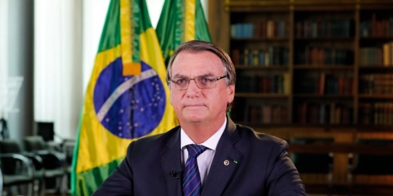 Mesmo inelegível e réu, Bolsonaro lidera contra Lula com 51,1%, aponta Pesquisa Futura