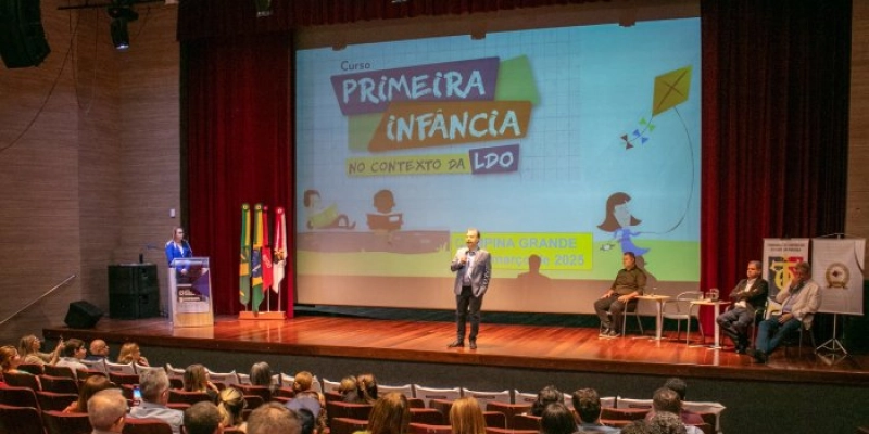 TCE capacita gestores municipais para inclusão de políticas públicas na Primeira Infância