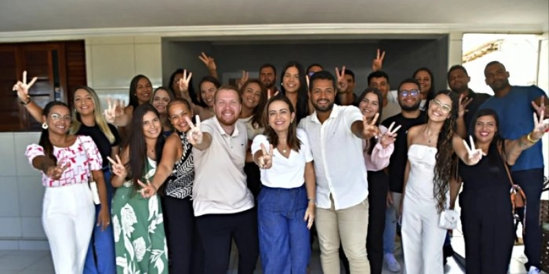 Com militância de Santa Rita, Pollyanna prestigia posse de Fernanda Alvino na presidência do PSB