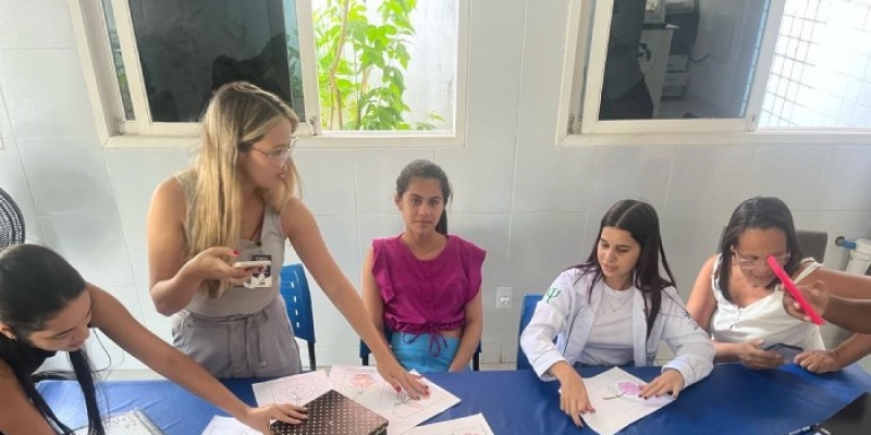 ICV realiza roda de conversa sobre vínculo mãe-bebê com mulheres acolhidas na Casa Mãe Bebê
