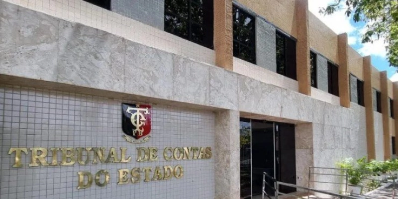 Ex-prefeita de Mamanguape é intimada pelo TCE por falhas em licitação de bolos e salgados