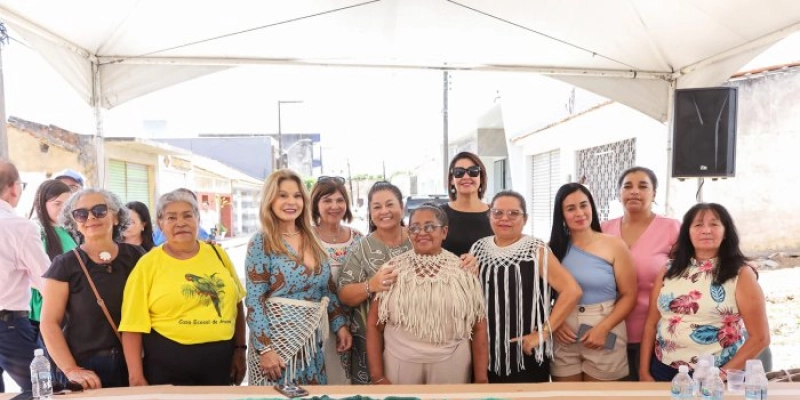 Primeira-dama do Estado visita Araruna e se reúne com artesãos que serão homenageados no 40° Salão do Artesanato Paraibano