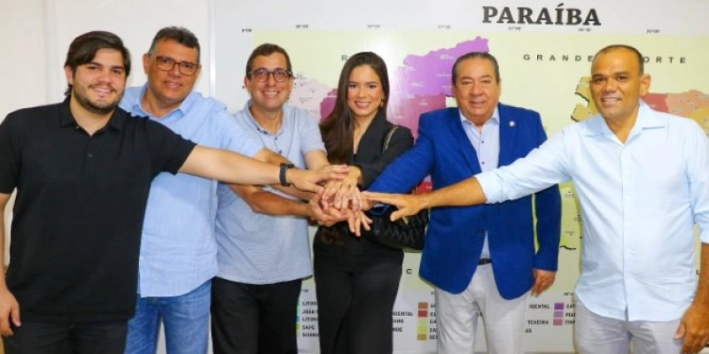 Gervásio Maia junto a lideranças municipais buscam investimentos para Santana de Mangabeira