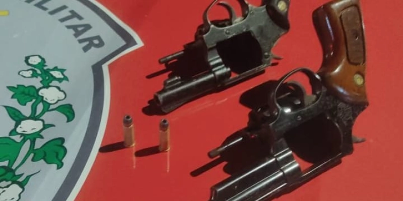 Polícia recupera carro que foi roubado de motorista de aplicativo e detém acusados