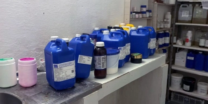 Fábrica de cosméticos e produtos de higiene clandestina é interditada na Paraíba 
