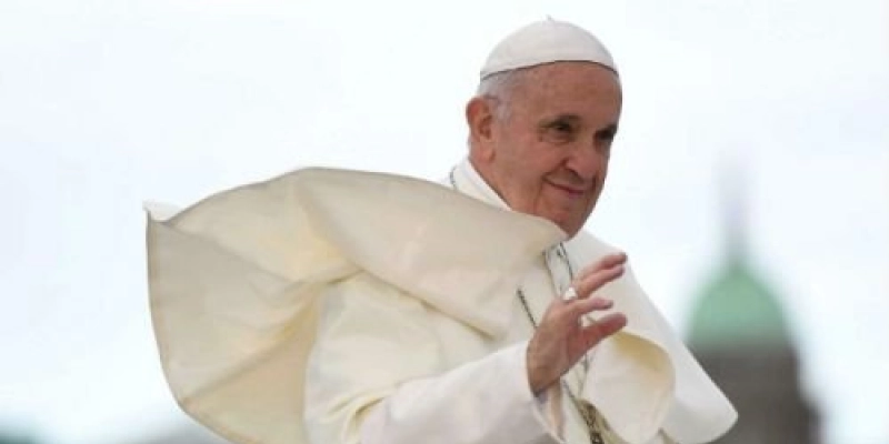 Papa Francisco morre aos 88 anos no Vaticano após complicações respiratórias