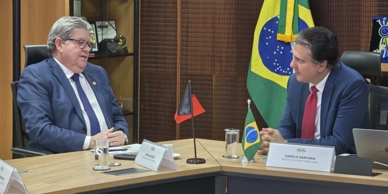 João Azevêdo trata de ampliação de parcerias na Saúde e Educação com ministros Alexandre Padilha e Camilo Santana